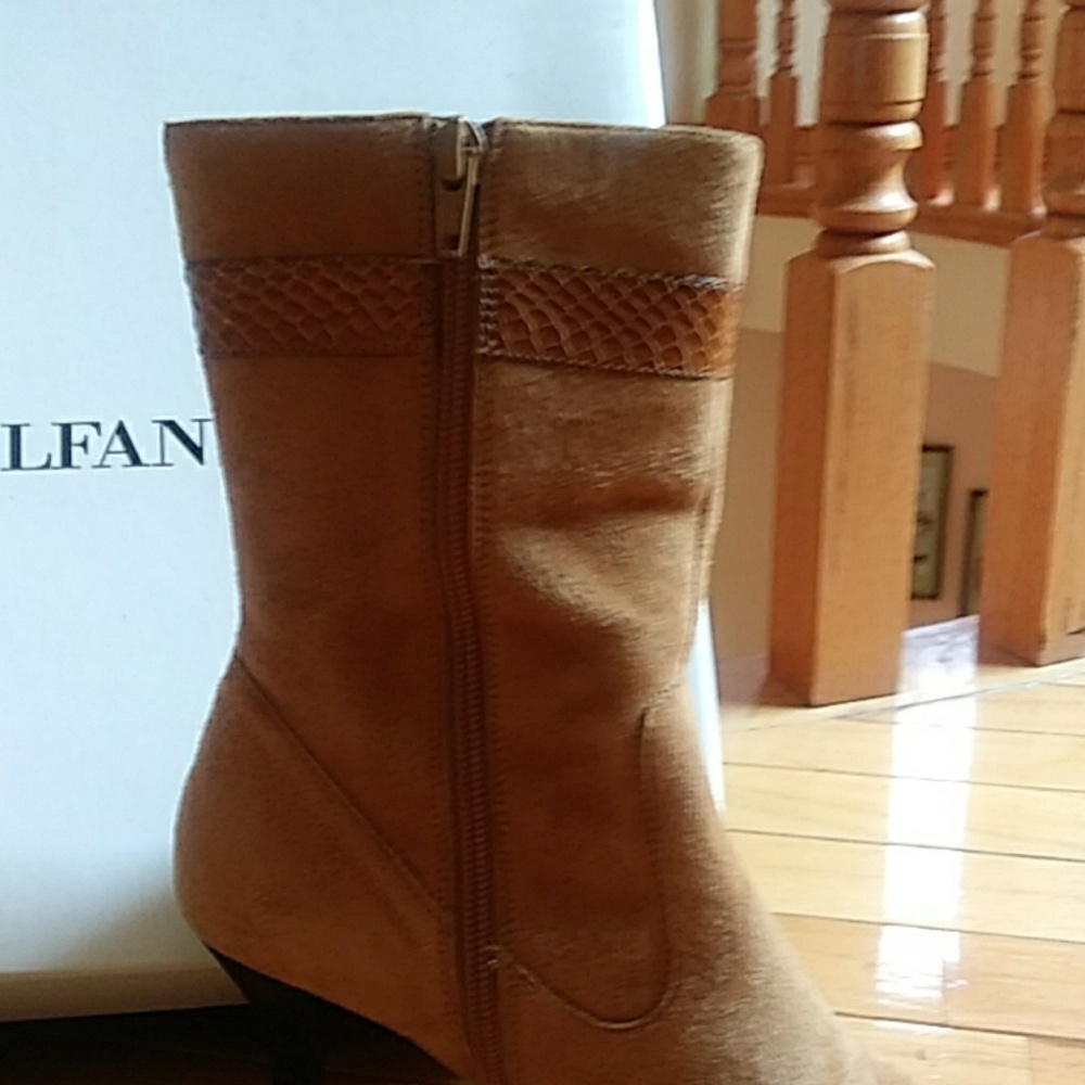 Suede Boots - Picture 4 of 7